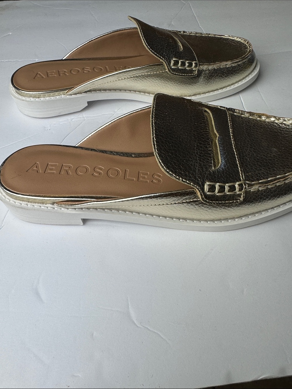 Like New Metallic Gold AEROSOLES®
Salome Slip-On Mules- Size 8.5 - Picture 4 of 8